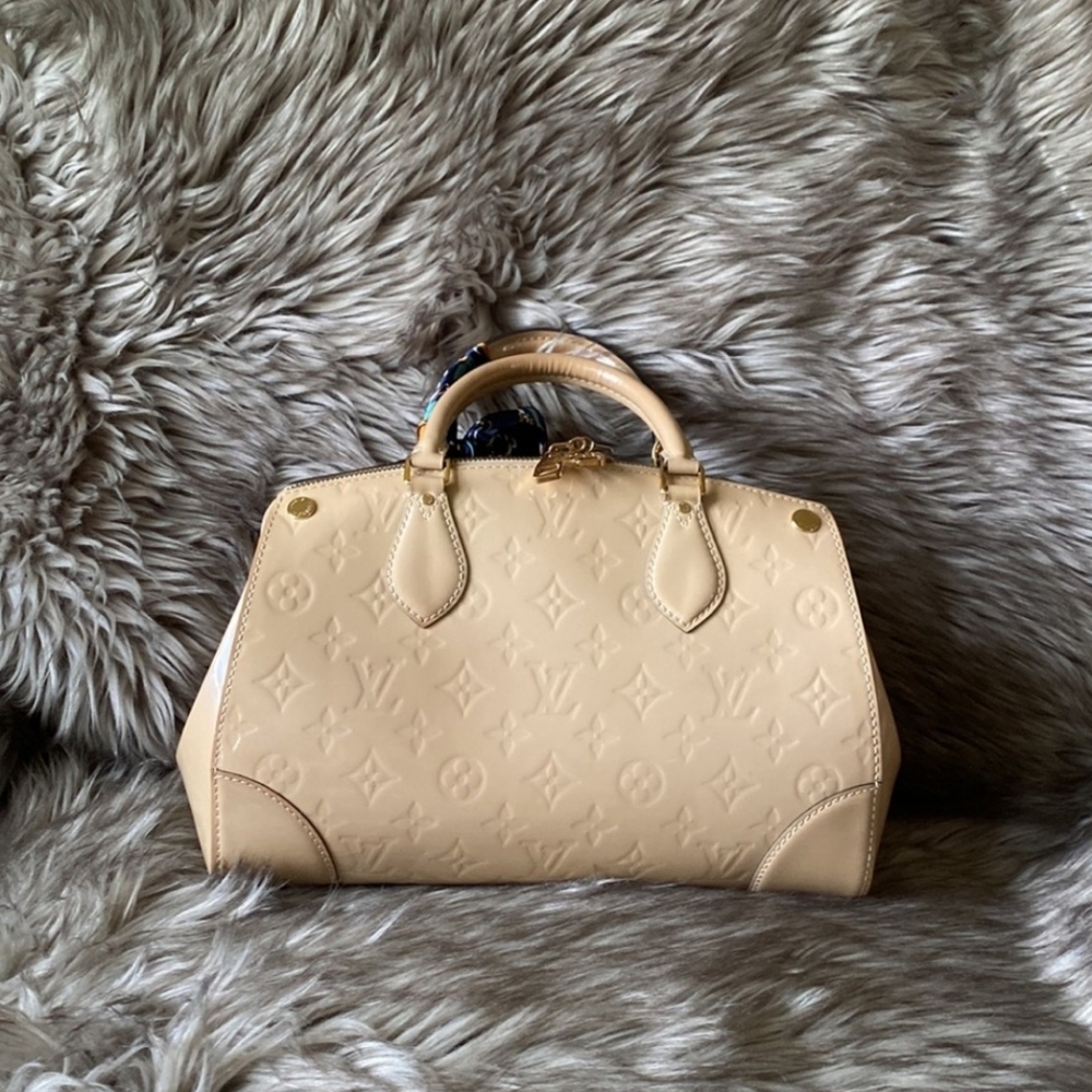 ❗️SOLD❗️🎉HPLouis Vuitton Monogram Vernis Santa Monica in Dune (Beige) - Picture 3 of 16